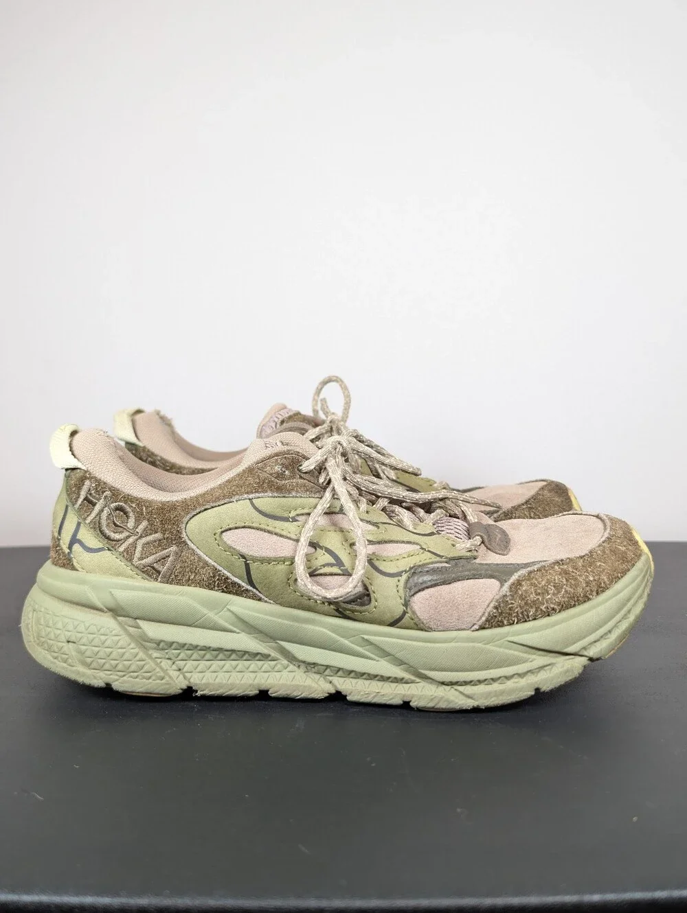 HOKA Unisex Clifton L Suede Sneaker Simply Taupe Pumice Stone